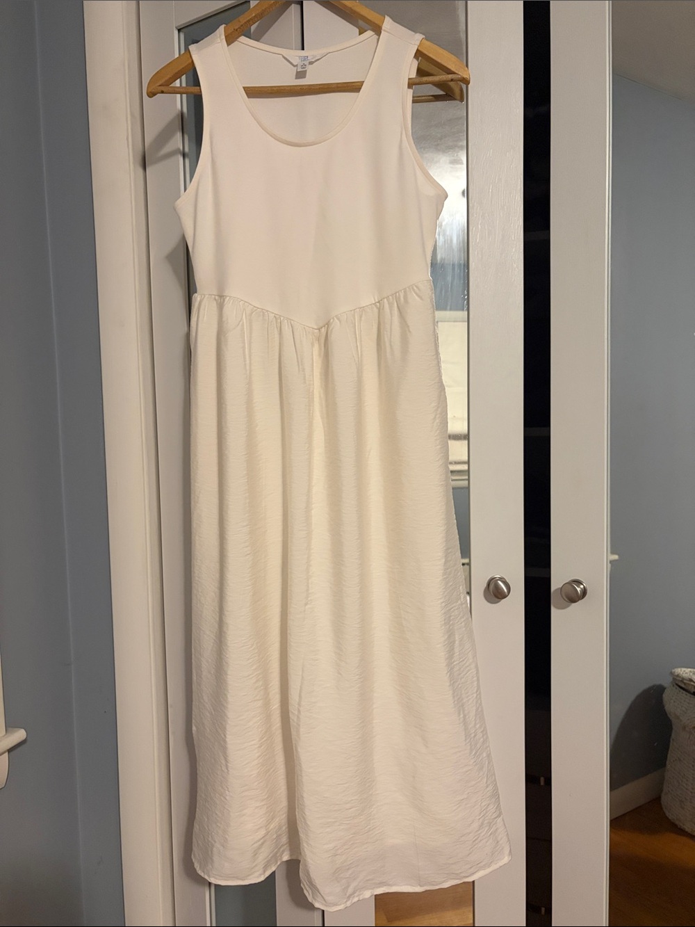 Time and Tru Cream Sleeveless Maxi Dress